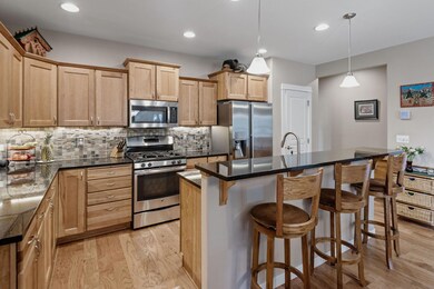 910 N Hindeman St, Sisters, OR 97759 - photo 6