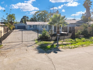 2052 E 4th St, Stockton, CA 95206 - photo 7