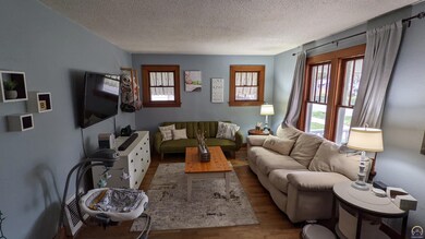 1813 SW 3rd St, Topeka, KS 66606 - photo 2