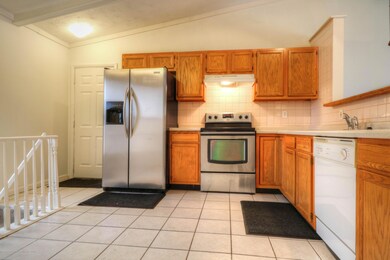 4304 Dumfries Cir, Lansing, MI 48911 - photo 3