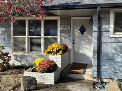 1410 Happy Ln, Eugene, OR 97401 - photo 4