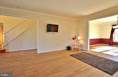 13540 Smallwood Ln, Chantilly, VA 20151 - photo 7