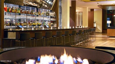 Westin bar