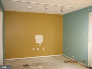 7313 Sheila Ln, Clinton, MD 20735 - photo 4