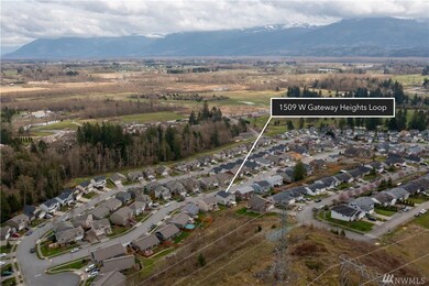 1590 W Gateway Heights Loop, Sedro Woolley, WA 98284 - photo 2