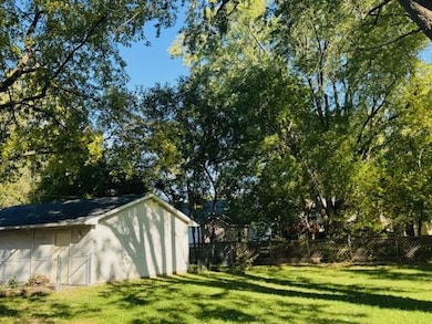 3925 55th St, Des Moines, IA 50310 - photo 2