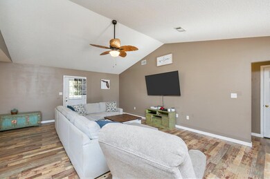 6-web-or-mls-3309 Skywagon Dr-03