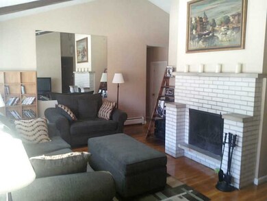 9 Sherwood Ln, Greenville, RI 02828 - photo 2