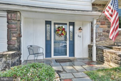 162 Walton Dr, Morrisville, PA 19067 - photo 2