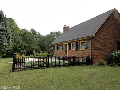 Exterior Front. Herb garden in front, lake in back!