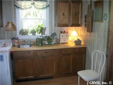 Other Mudroom/laundry room - entrance from the gar