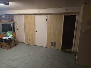 213 Berry St, Park Forest, IL 60466 - photo 5