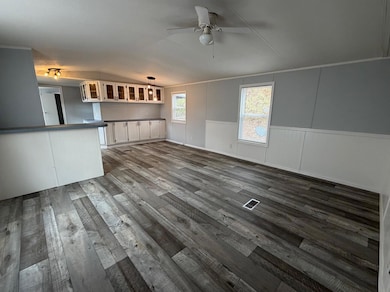 37 Burnett St, Williamsburg, KY 40769 - photo 4