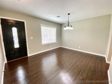808 W Vicksburg St, Broken Arrow, OK 74011 - photo 2