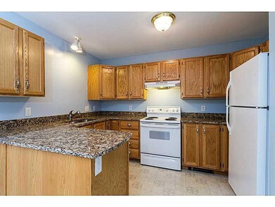 5 Latham St unit 2, South Portland, ME 04106 - photo 6