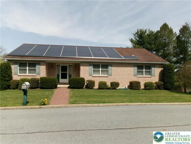 7237 Kingstead Dr, Slatington, PA 18080 - photo 3