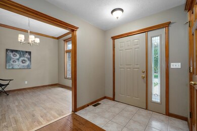 723 E Meramec Ln-6