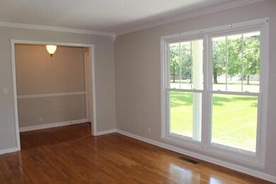 135 Deerfield Cir, Manchester, TN 37355 - photo 4