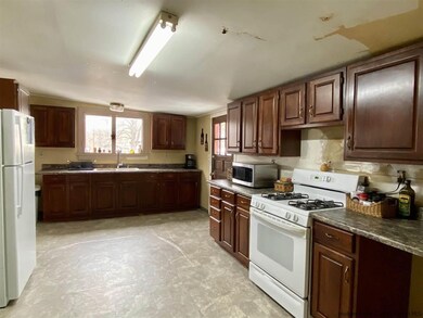 180 Vineyard Ave unit 1, Highland, NY 12528 - photo 2