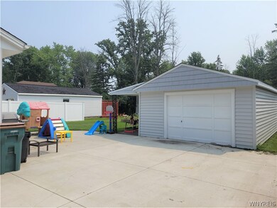 197 Doyle Dr, North Tonawanda, NY 14120 - photo 2