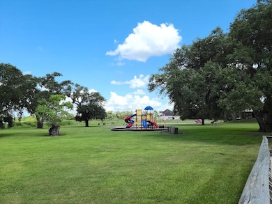 0 Conestoga Trail unit 78981959, Angleton, TX 77515 - photo 4