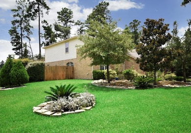 19 W Spindle Tree Cir, Spring, TX 77382 - photo 2
