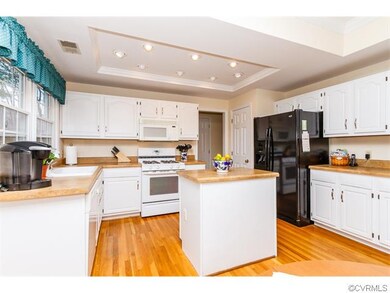 Kitchen-Eat-in: 15 x 14-Hardwood Flooring/Gas Cook