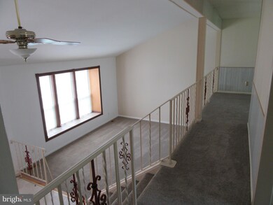 12203 Guinevere Rd, Glenn Dale, MD 20769 - photo 6