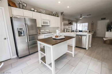 6075 Sombria Ridge Ave, Las Vegas, NV 89139 - photo 5