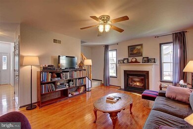 33 Hickory Ln unit 197, Littlestown, PA 17340 - photo 2