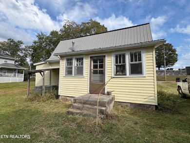 201 Taylor Ave, Jamestown, TN 38556 - photo 4