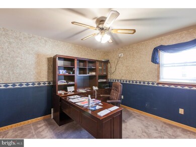 56 Tanglewood Dr, Langhorne, PA 19047 - photo 3