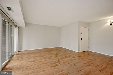 11808 Breton Ct unit 11B, Reston, VA 20191 - photo 3