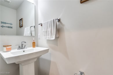 3313 Jackson Park Dr, Massillon, OH 44646 - photo 4