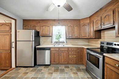 85 Fairview St, South Hadley, MA 01075 - photo 5