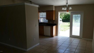 Kitchen, living Room