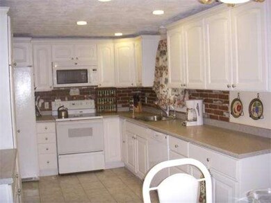 13 Phillips Ave, Wilmington, MA 01887 - photo 7