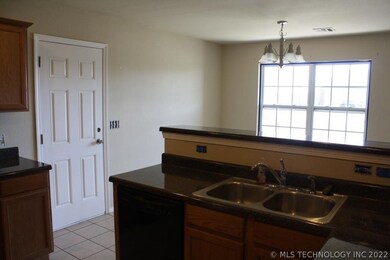 735 E 147th St S, Glenpool, OK 74033 - photo 4