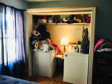 2nd bedroom on 1st floor has Washer/Dryer in it cu