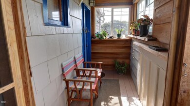 Enclosed Front Entry