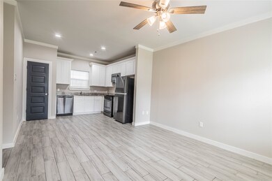 8115 Autumn Ln unit 1, Houston, TX 77016 - photo 3