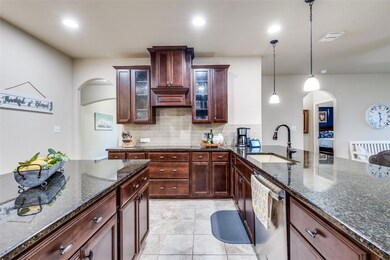 3129 Greenway Dr, Burleson, TX 76028 - photo 7