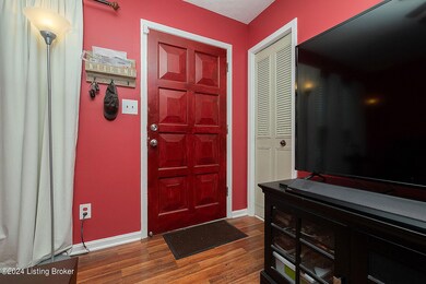 6813 Spourtland Dr, Louisville, KY 40228 - photo 4