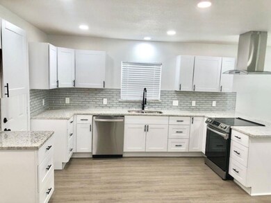 167 Colonial St, Fort Worth, TX 76111 - photo 2