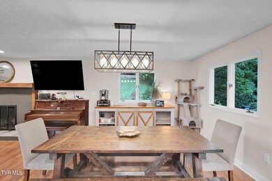 12-web-or-mls-15135-litton-rd