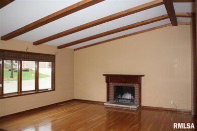 4455 Canterbury Ln, Davenport, IA 52806 - photo 6