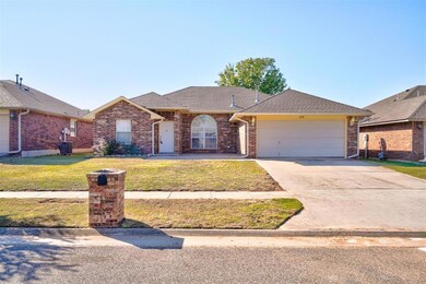 320 SW 40th St, Moore, OK 73160 - photo 3