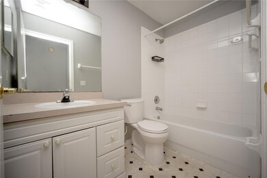 527 Caribbean Dr unit B, Davenport, FL 33897 - photo 3