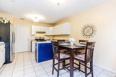 1974 Town Dr, Naperville, IL 60565 - photo 4