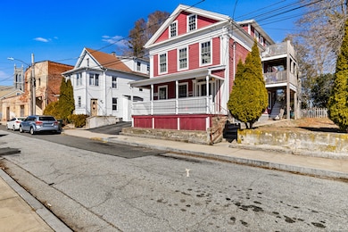 9 Brewer St unit 3, New London, CT 06320 - photo 2